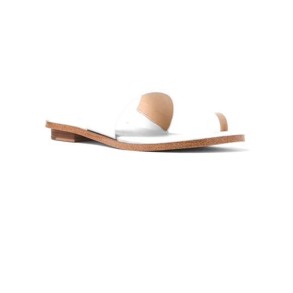 RARE VINTAGE! BRAND NEW/NIB Michael Kors Sonya Flat Toe Ring Sandal 8M/38 WHITE - Picture 3 of 7
